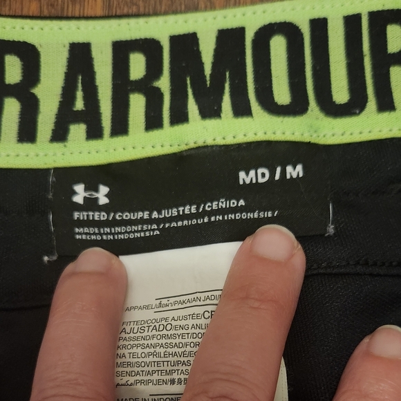 Under‎ Armour Black Football Pants with Tapered Design and Elastic Cuffs - Picture 4 of 4